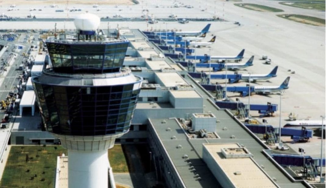 «Ντόμινο» εξελίξεων στις μεταφορές λόγω κορονοϊού. Έκλεισαν αεροπορικές και ακτοπλοϊκές συνδέσεις