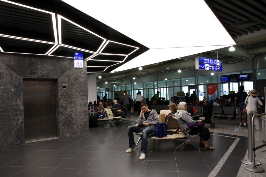 Βουτιά 76,3% στο ταξιδιωτικό ισοζύγιο τον Δεκέμβριο