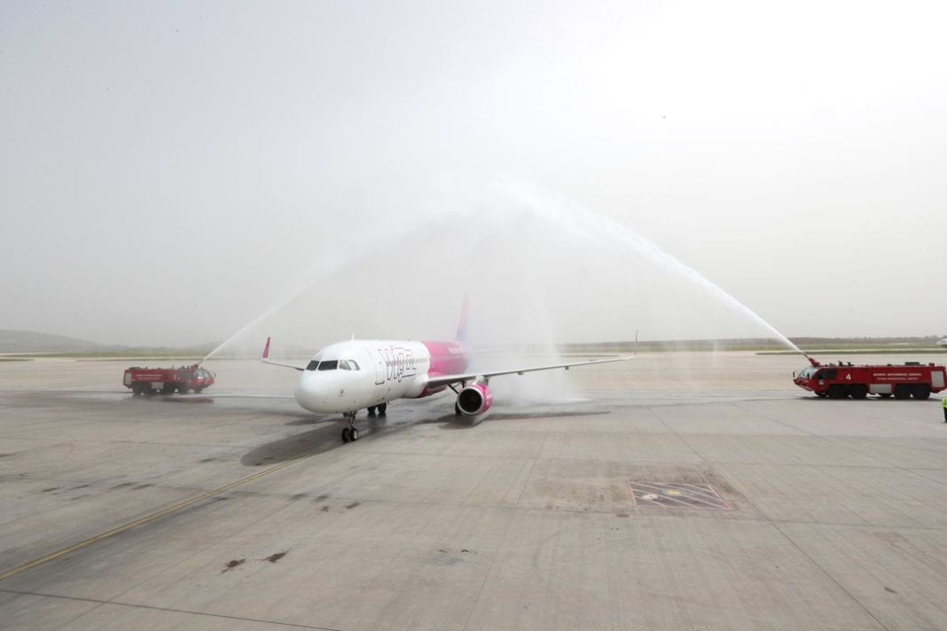 Η WIZZ AIR προσγειώνεται στην Αθήνα