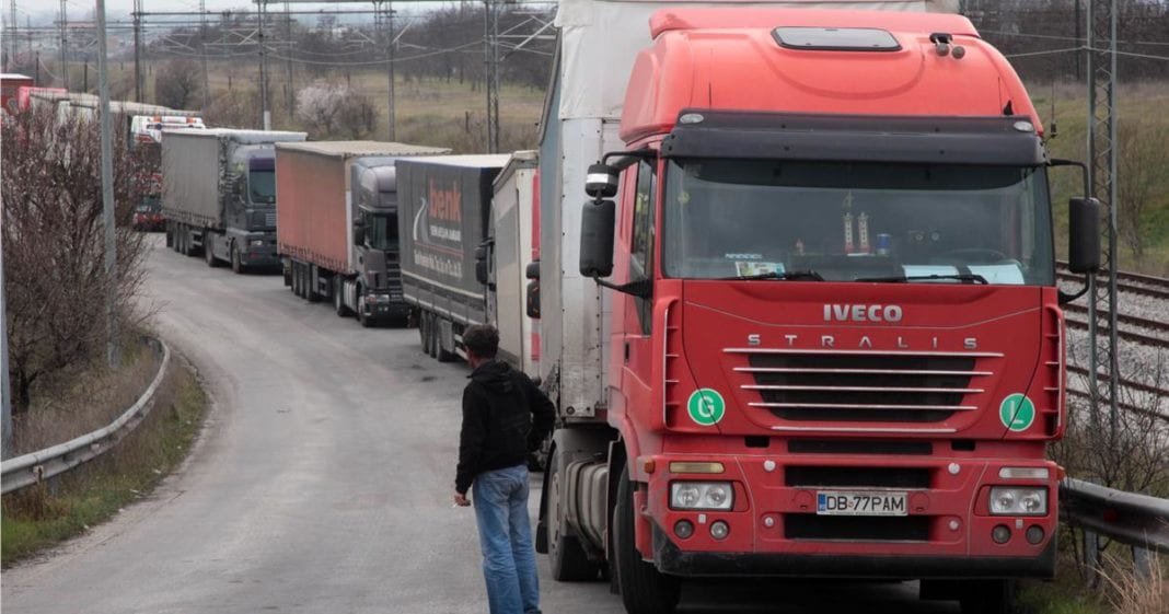 Στους δρόμους βγαίνουν οι ιδιοκτήτες φορτηγών εμπορευματικών μεταφορών