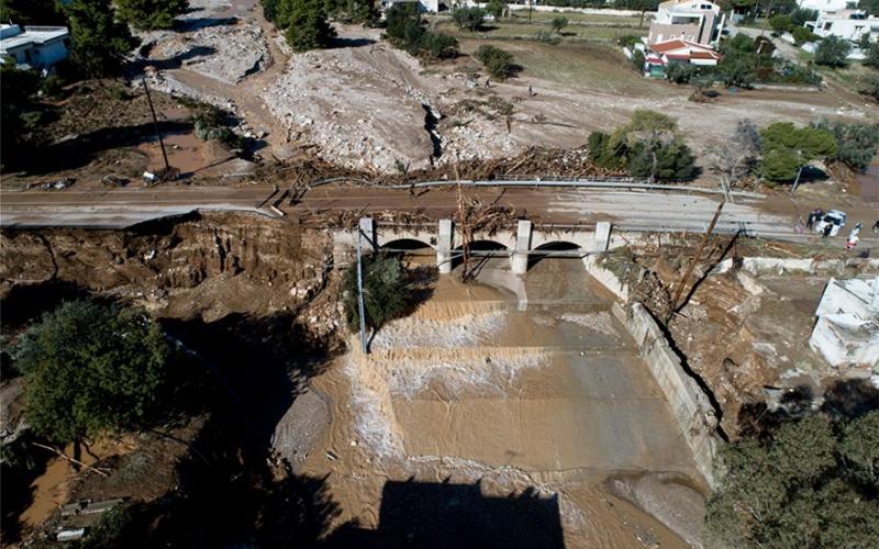 Εργασίες καθαρισμού και εκβάθυνσης ρέματος Πίκας στην περιοχή Κινέττας