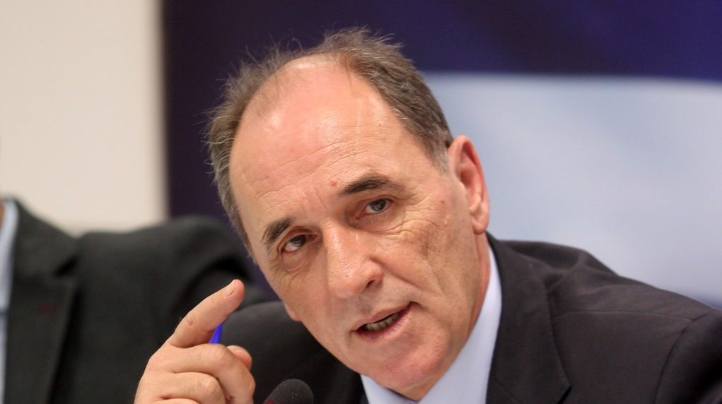 Υπογράφεται η σύμβαση για τη χρηματοδότηση της κατασκευής της ηλεκτρικής διασύνδεσης Κρήτης-Πελοποννήσου.