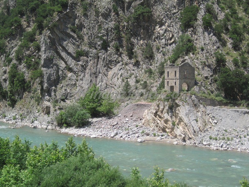 Αναστηλώνεται το ιστορικό γεφύρι του Κόρακα