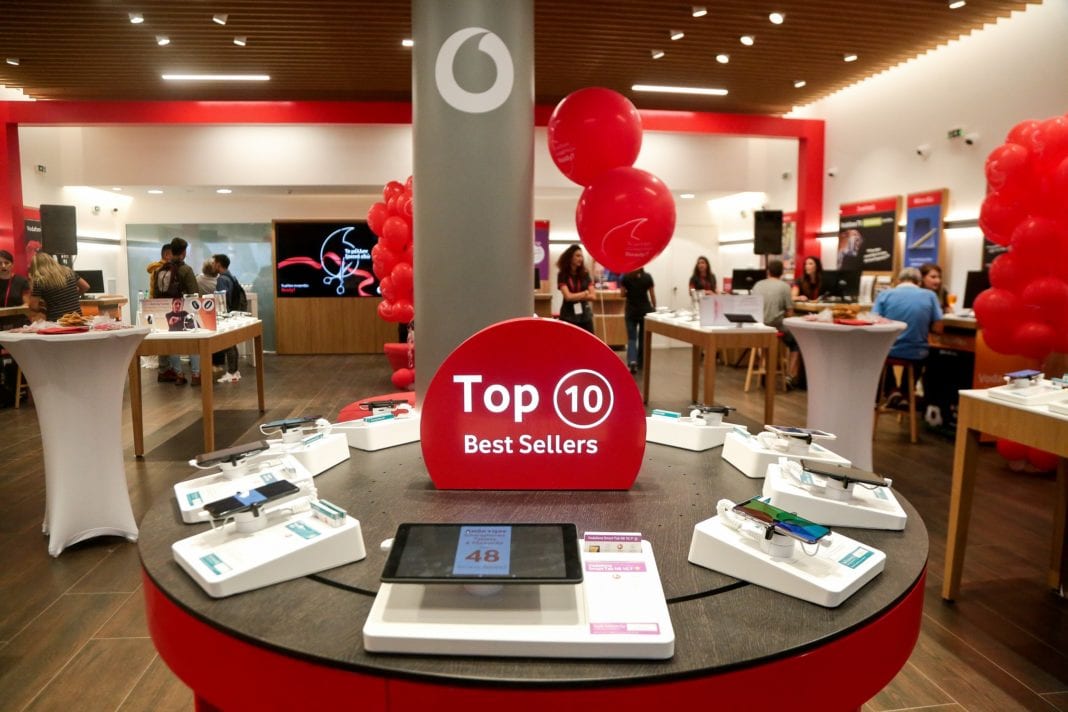 Η Vodafone εγκαινιάζει δυο νέα καταστήματα σε Αθήνα και Θεσσαλονίκη