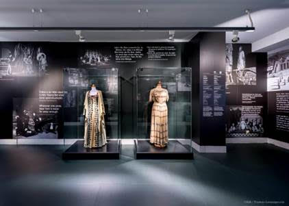 Η νέα έκθεση στο αεροδρόμιο είναι ένα «ταξίδι» στο χώρο και στο χρόνο μέσα από το υλικό του αρχείου του Εθνικού Θεάτρου