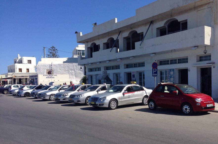 Σημαντικές αλλαγές στην μίσθωση αυτοκινήτων ΙΧ με οδηγό – Απαραίτητα απολυτήριο Λυκείου και μία ξένη γλώσσα