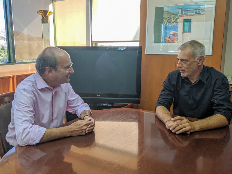 Συνάντηση Χατζηδάκη – Μώραλη: Στο επίκεντρο χωροταξικά θέματα και η ενεργειακή αναβάθμιση του Πειραιά