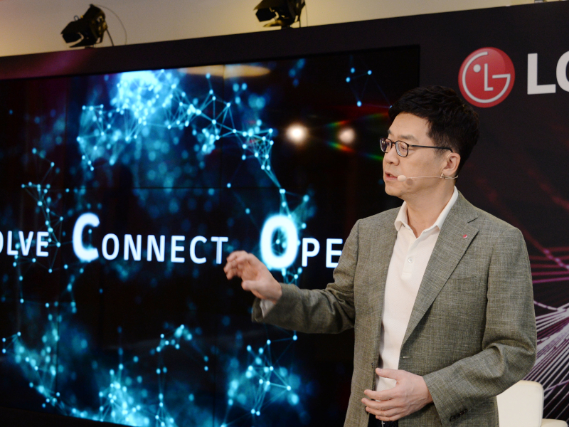 Η LG στην ομιλία Future Talk στην IFA δείχνει πώς η τεχνητή νοημοσύνη μπορεί να σε κάνει να αισθάνεσαι παντού σαν το σπίτι σου