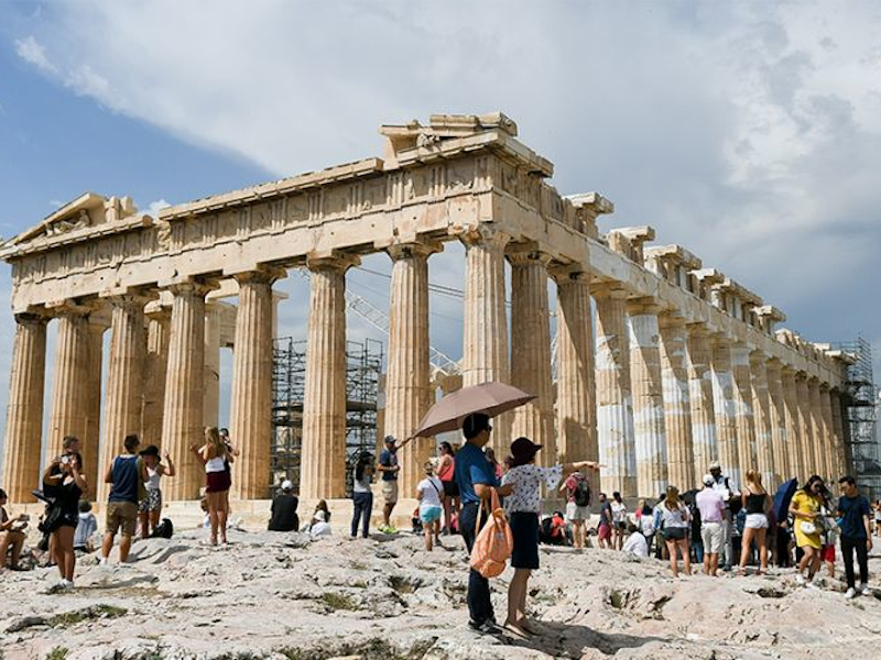 Σύλληψη έξι ατόμων για υποκλοπή μεταφορικού έργου