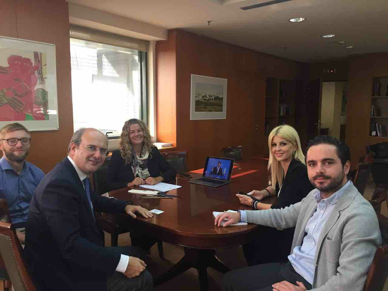 Συνάντηση Κωστή Χατζηδάκη – All For Blue: Στο επίκεντρο η συνεργασία στη μάχη ενάντια στην πλαστική ρύπανση