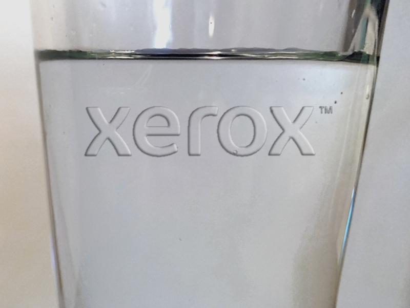 Η Xerox επιλέγει το διάφανο ως το Χρώμα της Χρονιάς για το 2020