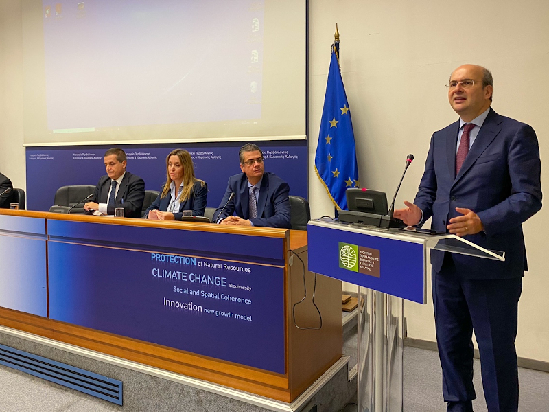 Κ. Χατζηδάκης: H Ελλάδα πρωτοπόρος στην απόσυρση πλαστικών μιας χρήσης