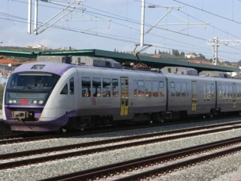 ΤΡΑΙΝΟΣΕ: Μπάχαλο στα δρομολόγια του Προαστιακού Σιδηρόδρομου – Χάος στις αποβάθρες