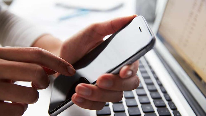 «Διχάζουν» και παγώνουν οι τιμαριθμικές αναπροσαρμογές στα τιμολόγια των τηλεπικοινωνιών