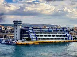 Επιτρέπεται η μετακίνηση στα νησιά εργαζομένων σε επιχειρήσεις που επαναλειτουργούν