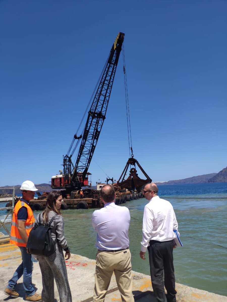 Μέχρι το τέλος του 2020 έτοιμο στο σύνολο του το λιμάνι του Αθηνιού στη Σαντορίνη