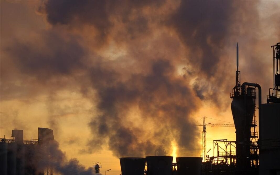 Βιομηχανικές εκπομπές: Η Επιτροπή καλεί την Ελλάδα να εφαρμόσει ορθά την ενωσιακή νομοθεσία για τη ρύπανση