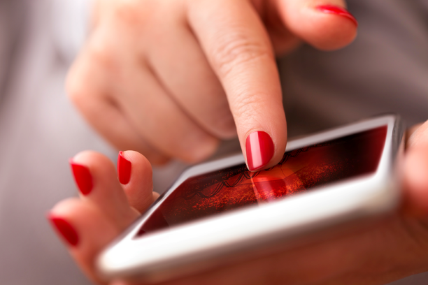 Απεριόριστη ομιλία και πολλαπλάσια data στα νέα Vodafone RED προγράμματα