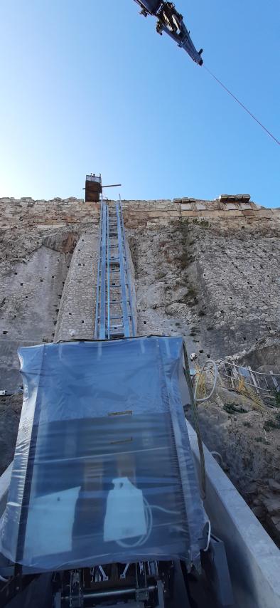 Στην τελική φάση ο ανελκυστήρας πλαγιάς στην Ακρόπολη