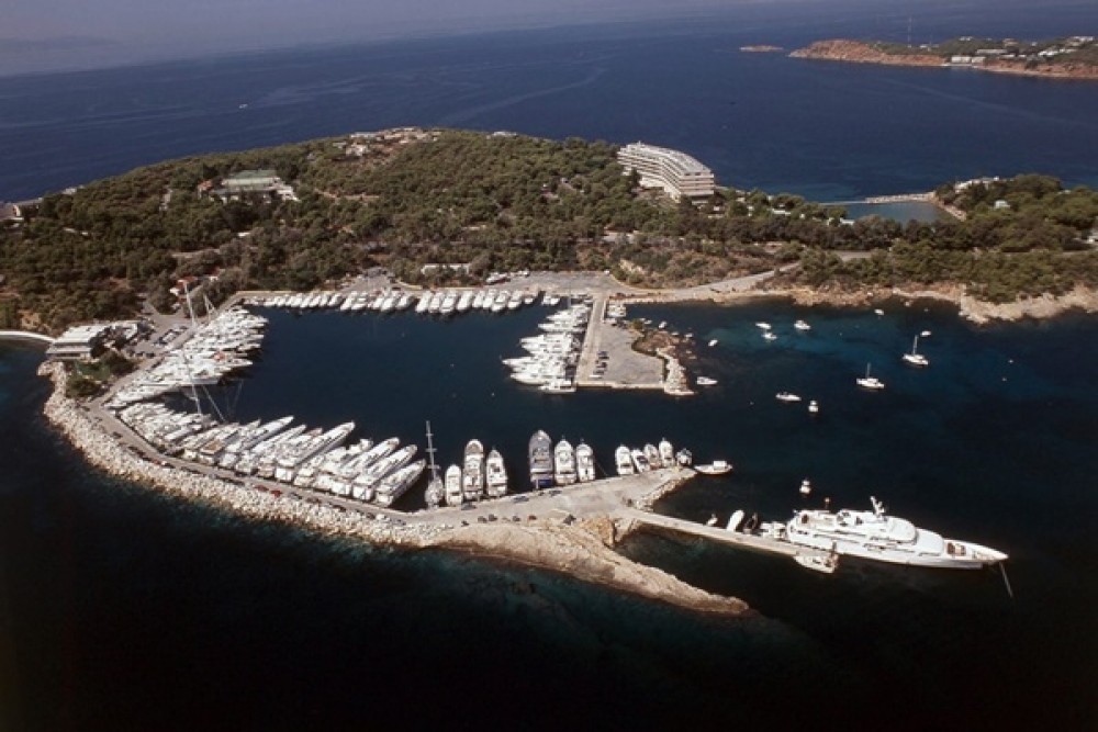 Υπογράφεται η ΚΥΑ για τη μαρίνα Βουλιαγμένης