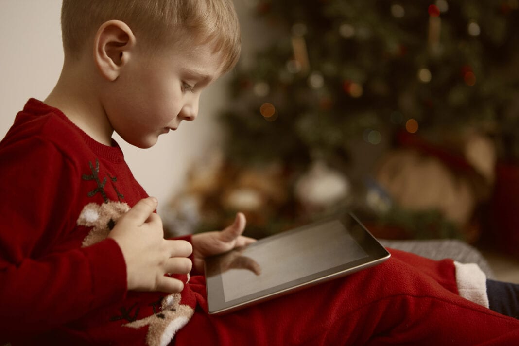 Ηλεκτρονικά και LEGO googlαραν τα παιδιά για τα δώρα των φετινών εορτών