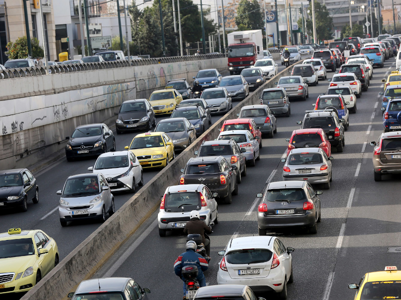 Κατάθεση πινακίδων από το σπίτι – Τέλος στις ουρές