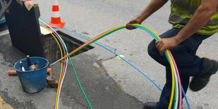 Εργολάβοι φυσικού αερίου… ξήλωσαν τα δίκτυα τηλεπικοινωνιών σε Β. Ελλάδα και Θεσσαλία