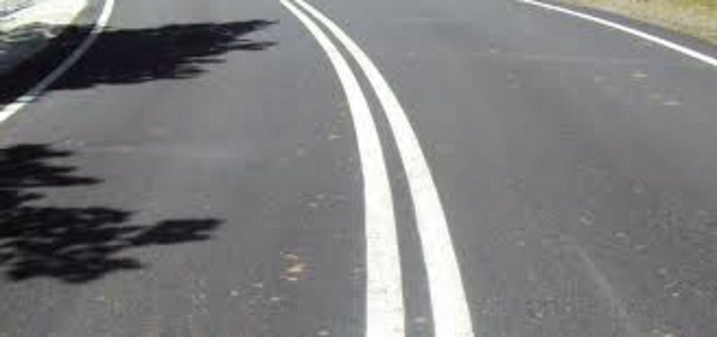 Συνεχίζονται οι εργασίες διαγραμμίσεων και συντήρησης ιστών στο οδικό δίκτυο της Αττικής