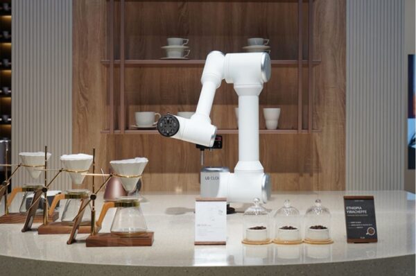 Τα υπερσύγχρονα LG Robots έρχονται για να αναβαθμίσουν την καθημερινότητα