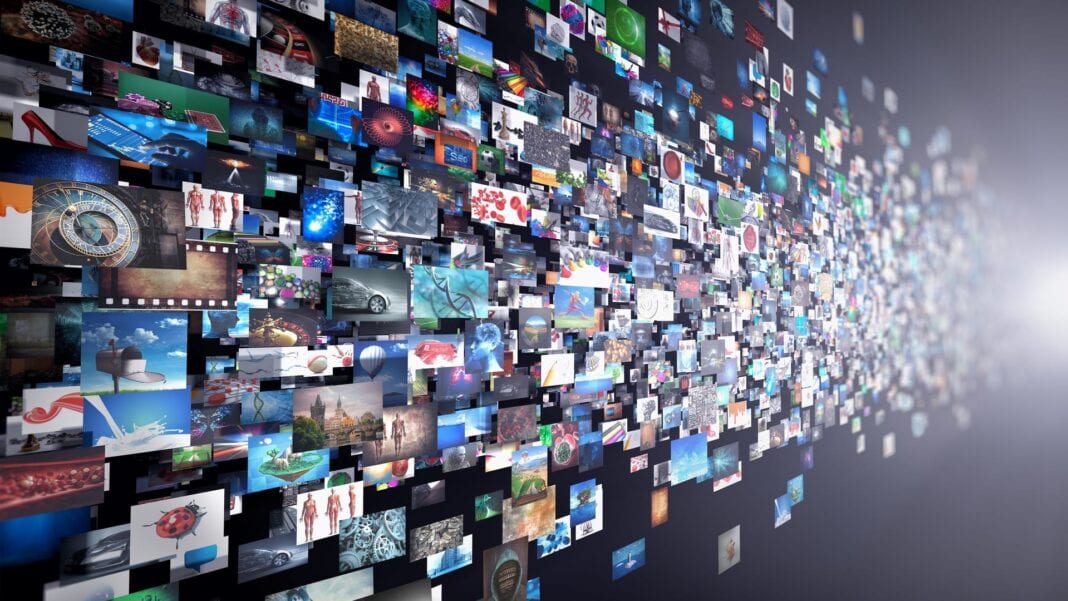 Βλέπουμε 2,5 ώρες την ημέρα Netflix, ERTFlix και άλλο τηλεοπτικό περιεχόμενο μέσω Internet