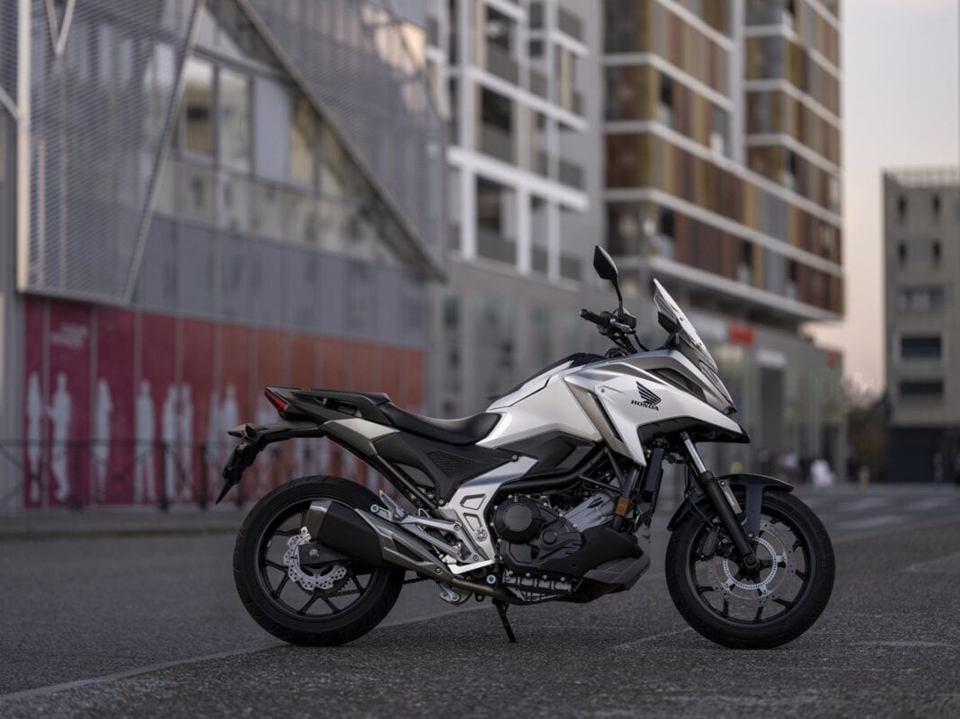 21YM HONDA NC750X: Aνανεώνεται εκτενώς για το 2021