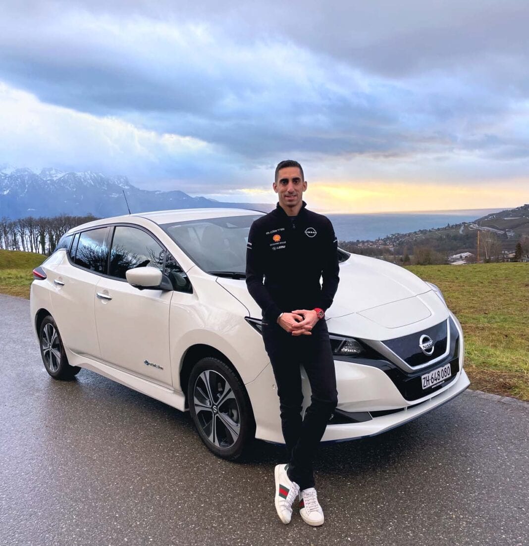 Ο οδηγός της Nissan Formula E, Sébastien Buemi, “υιοθετεί” την ηλεκτρική κινητικότητα, εντός και εκτός πίστας, με το Nissan LEAF