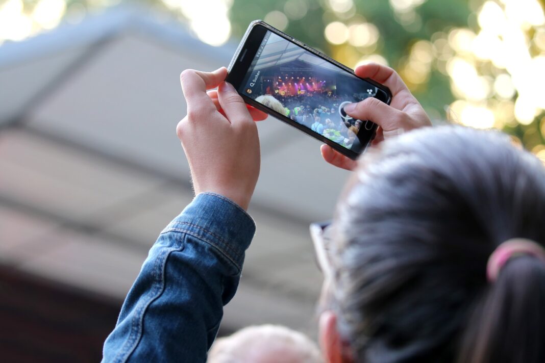 Όσα πρέπει να γνωρίζετε για την ασφαλή λήψη εφαρμογών στο smartphone