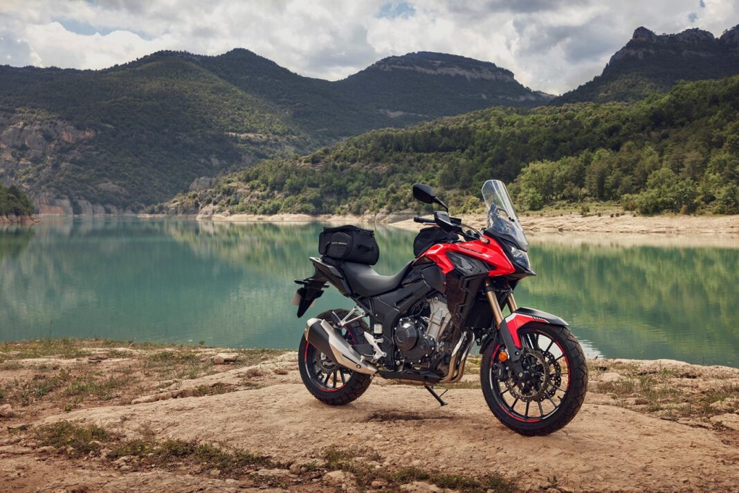 Η νέα Honda CB500X MY22 έρχεται με εντυπωσιακά χρώματα, βελτιωμένες επιδόσεις και αναβαθμισμένη τεχνολογία