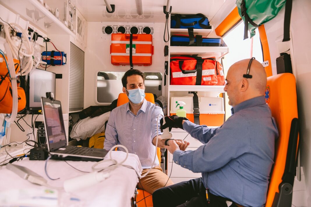 Cosmote: Το 5G ασθενοφόρο που κερδίζει τα πιο κρίσιμα λεπτά