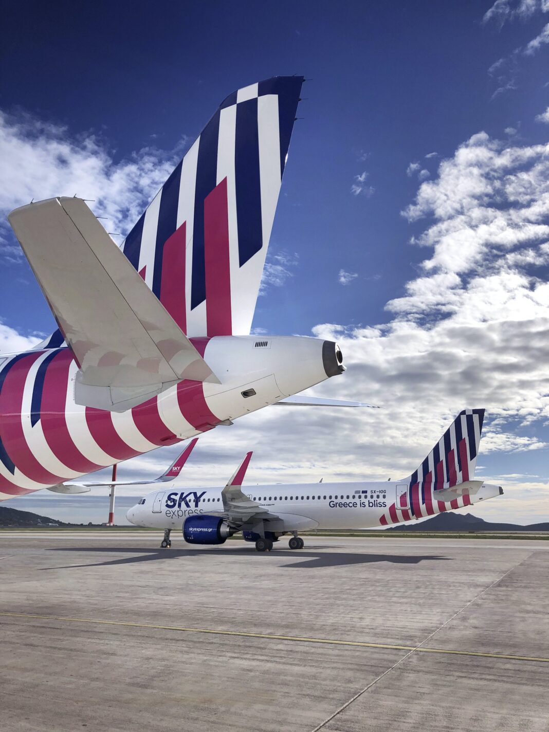Λαμπερή Χριστουγεννιάτικη εκδήλωση της SKY express με τον Διεθνή Αερολιμένα Αθηνών “Christmas in the SKY”!
