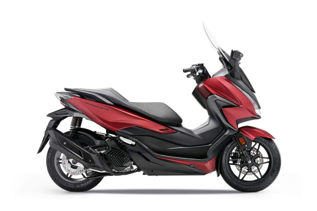 22YM HONDA FORZA 125: Παραμένει στο προσκήνιο με νέες χρωματικές επιλογές