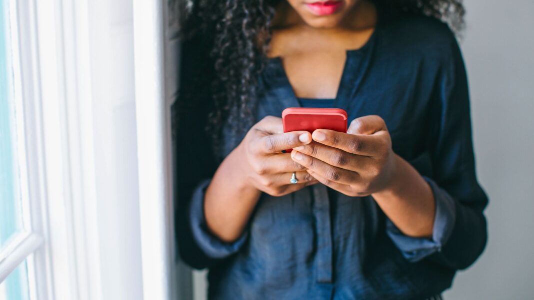 Vodafone: Panic button για την καταπολέμηση της έμφυλης βίας