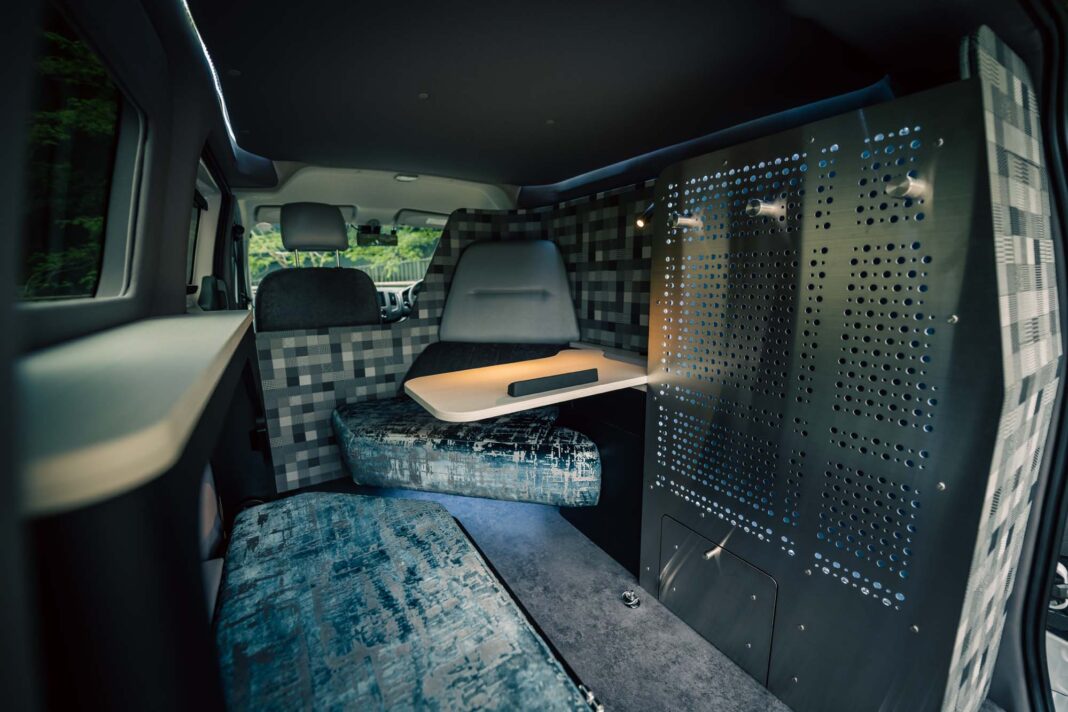 Η εξερεύνηση των δυνατοτήτων της ευέλικτης εργασίας με ένα Nissan “κινητό γραφείο”