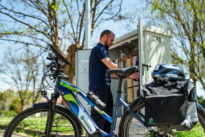 COSMOTE: Πιλοτικό πρόγραμμα ηλεκτρικών ποδηλάτων για τεχνικούς