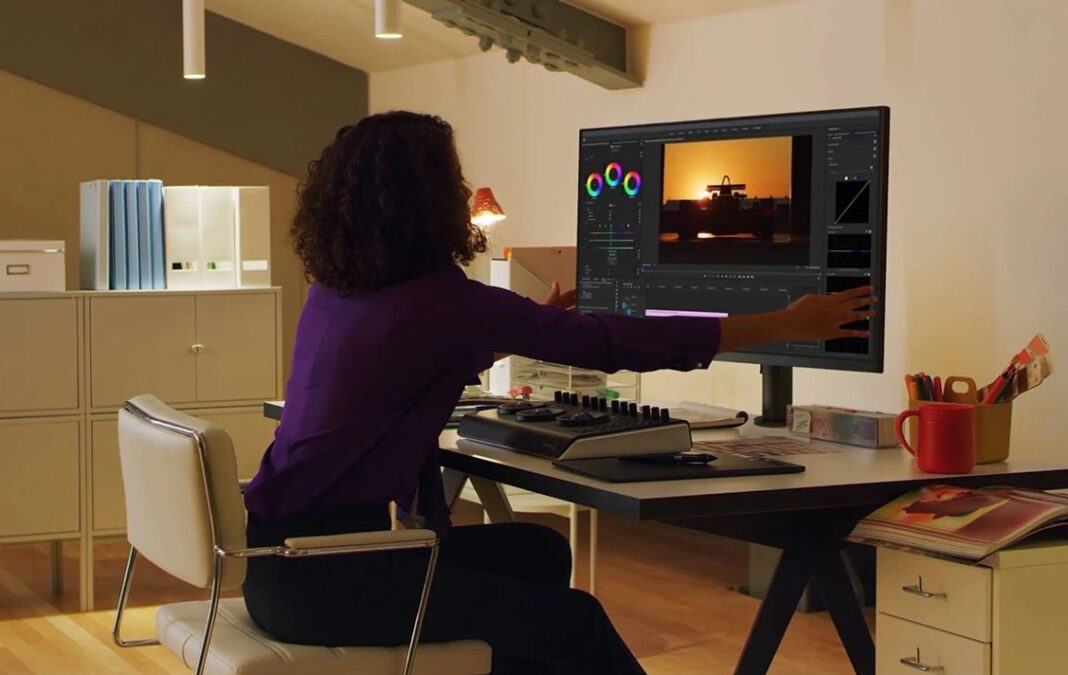 Νέα UltraFine™ Ergo οθόνη της LG: Μπορεί να προσαρμοστεί απόλυτα στις ανάγκες σας