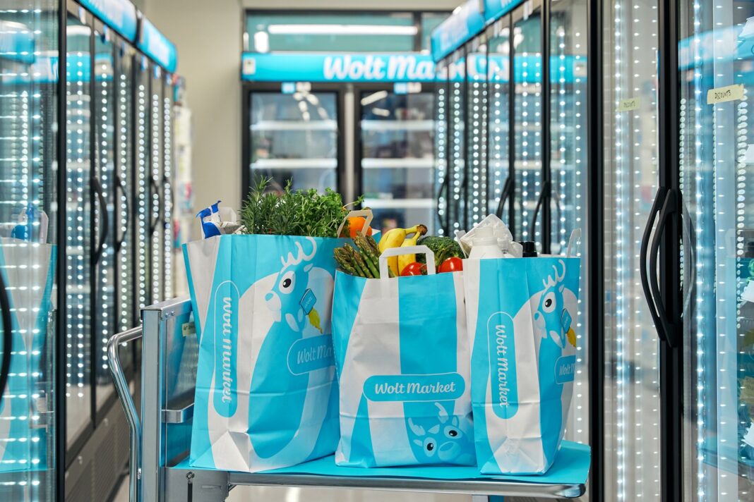 Wolt Market: Με ταχείς ρυθμούς αναπτύσσεται το δίκτυο καταστημάτων