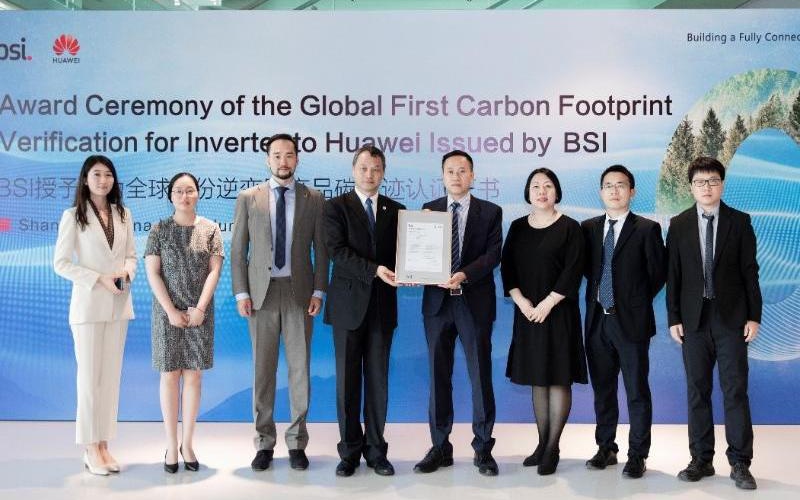 Huawei: Κατέκτησε την πρώτη παγκόσμια πιστοποίηση αποτυπώματος άνθρακα για Φ/Β μετατροπείς από το BSI