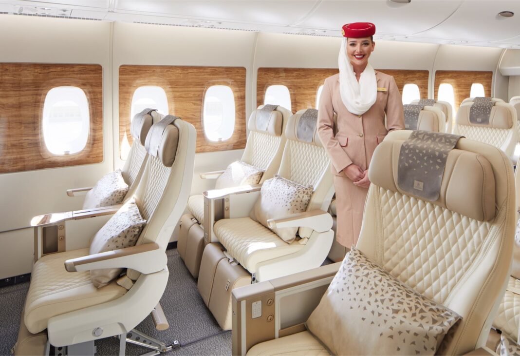 Emirates: Η Premium Οικονομική Θέση σε πτήσεις προς πέντε ακόμη πόλεις από τον Δεκέμβριο