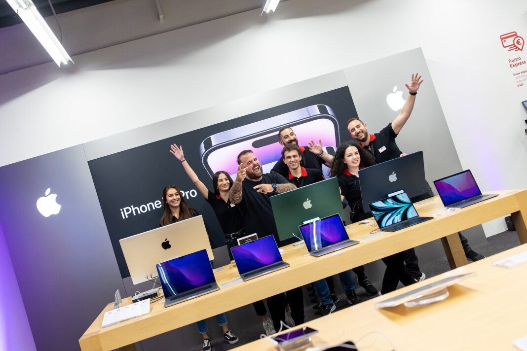 Κωτσόβολος: Υποδέχθηκε τη νέα σειρά iPhone 14 με ένα φαντασμαγορικό event