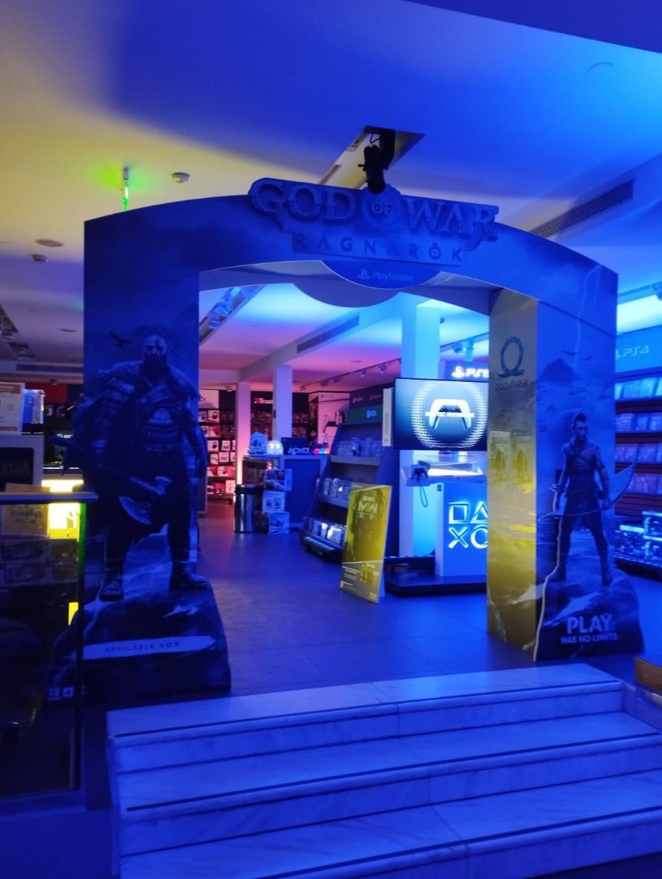 God of War Ragnarök: Η μεγαλύτερη εμπειρία gaming σε περιμένει στο κατάστημα Public Συντάγματος,