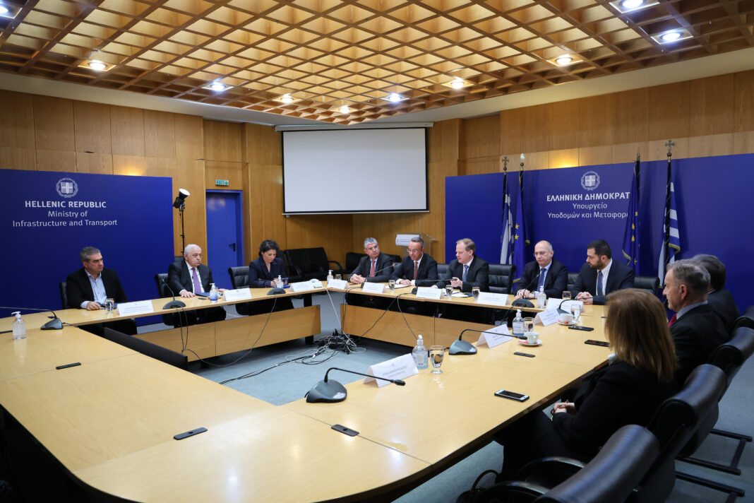 Όμιλος ΆΒΑΞ: Υπογραφή Σύμβασης για τον οδικό άξονα Μπράλος-Άμφισσα στο Υπουργείο Υποδομών και Μεταφορών