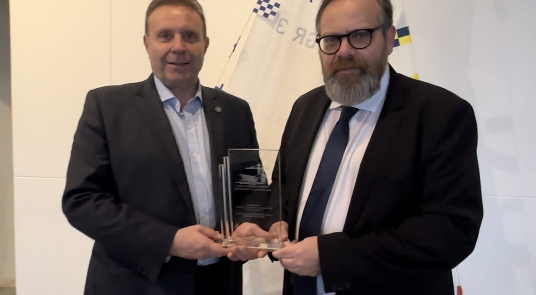 Σε νέα γραφεία η Ένωση Λιμένων Ελλάδος – Βράβευση του Αθ. Λιάγκου