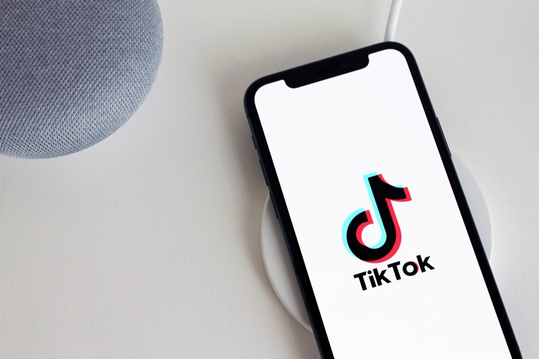 Η TikTok και το ΙΤΕ συνεργάζονται για την προώθηση ασφαλών διαδικτυακών πρακτικών μεταξύ των εφήβων