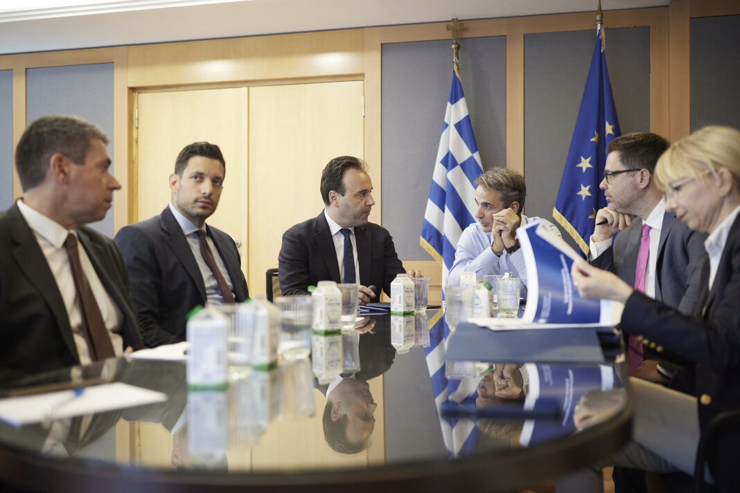 Η πορεία των έργων για τον ψηφιακό μετασχηματισμό του κράτους στο επίκεντρο της σύσκεψης υπό τον Πρωθυπουργό στο Υπουργείο Ψηφιακής Διακυβέρνησης